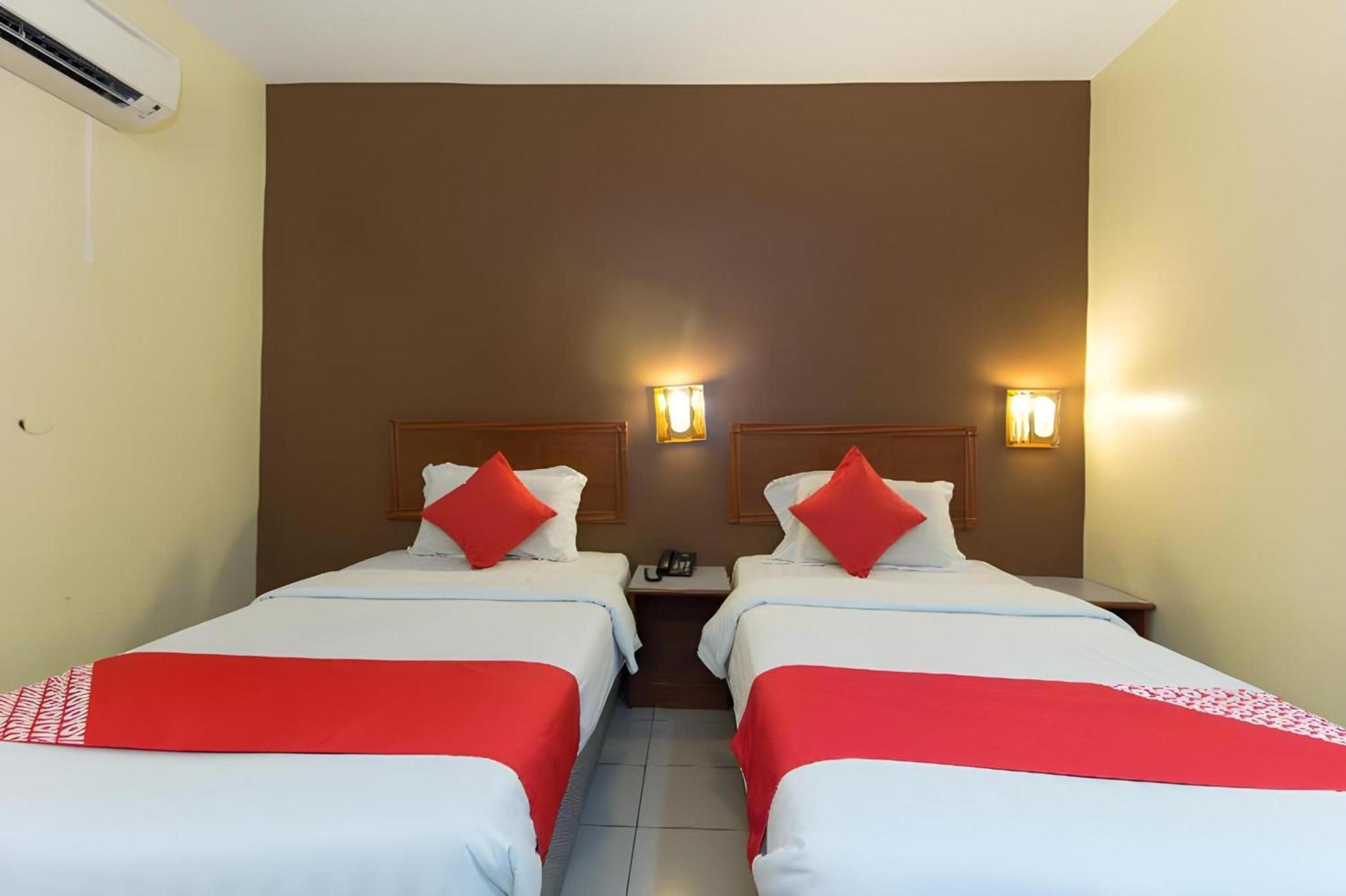 Super Oyo 447 Comfort Hotel Meru Klang Bagian luar foto