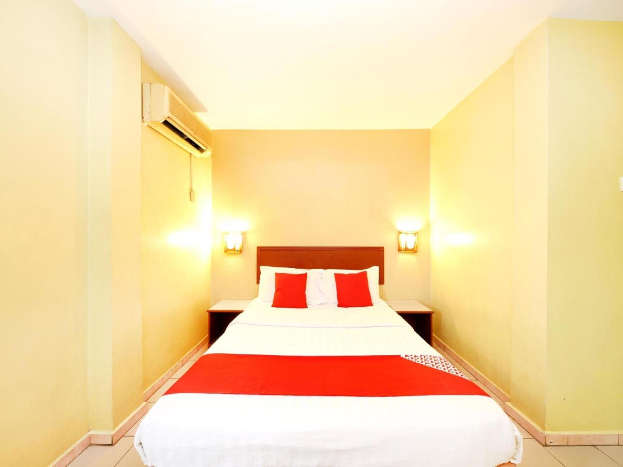 Super Oyo 447 Comfort Hotel Meru Klang Bagian luar foto