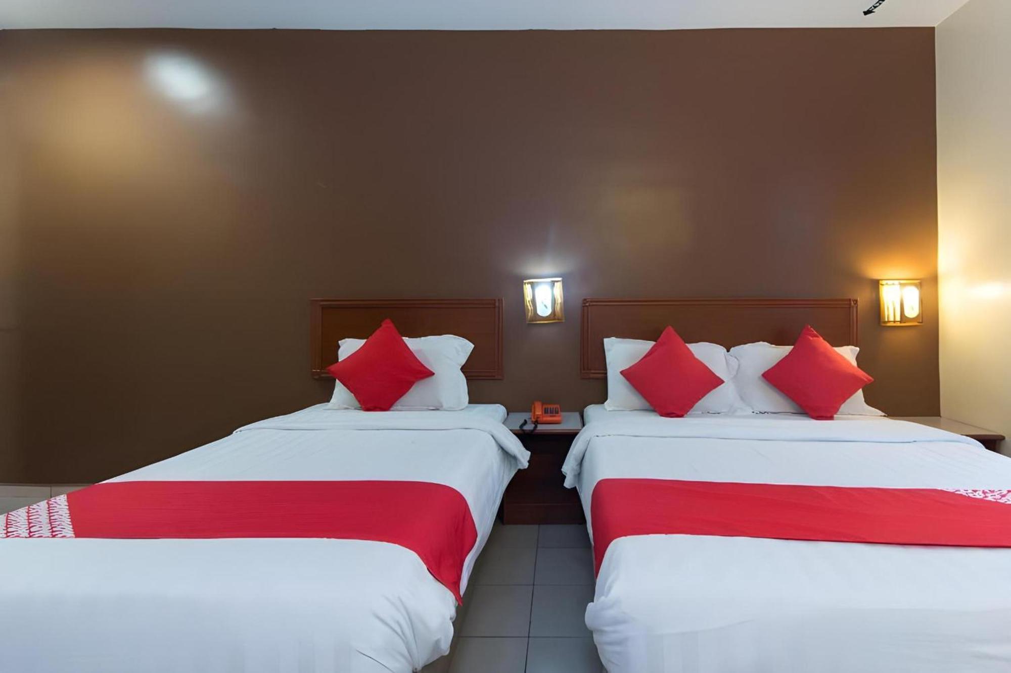 Super Oyo 447 Comfort Hotel Meru Klang Bagian luar foto