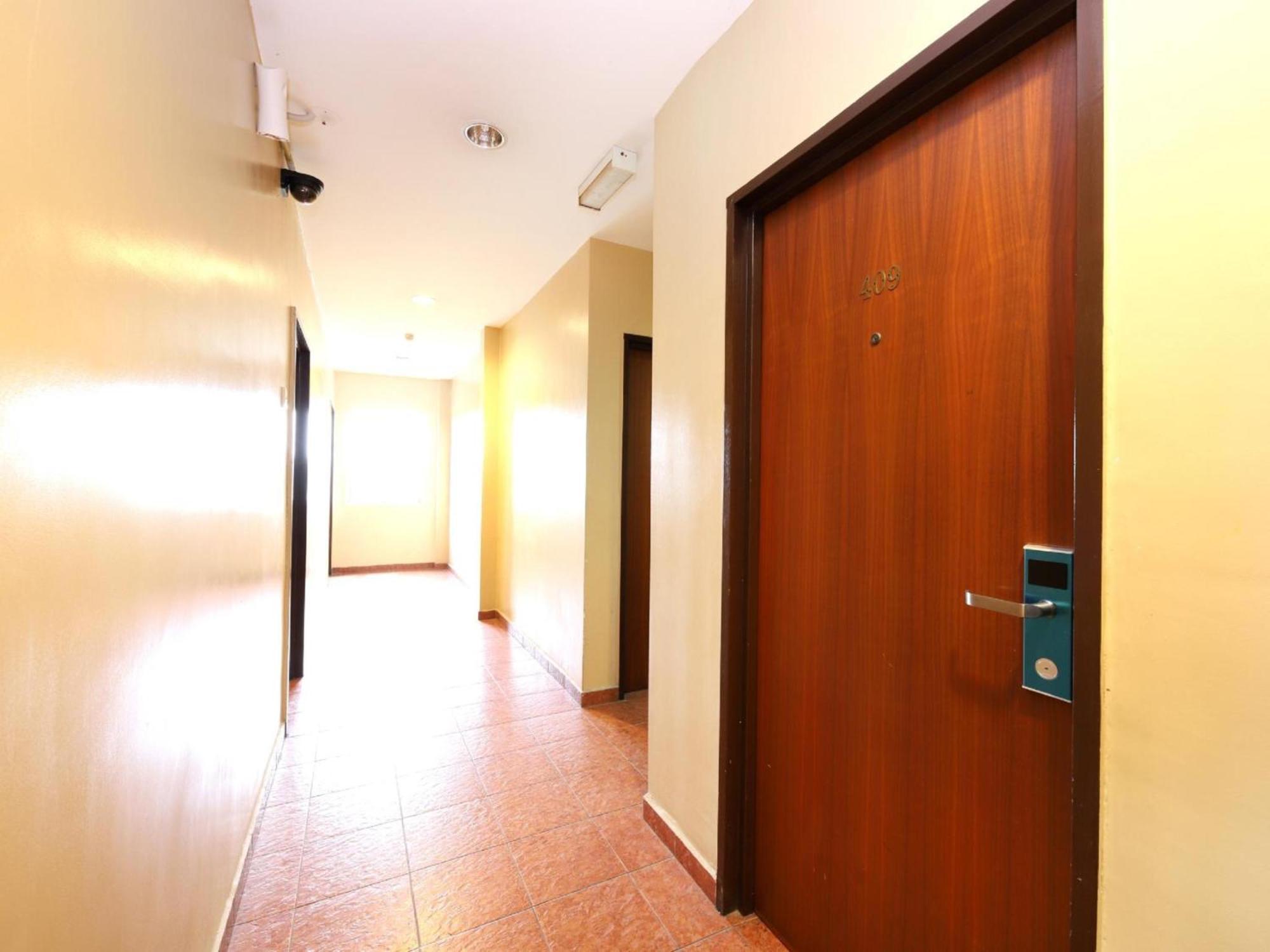 Super Oyo 447 Comfort Hotel Meru Klang Bagian luar foto