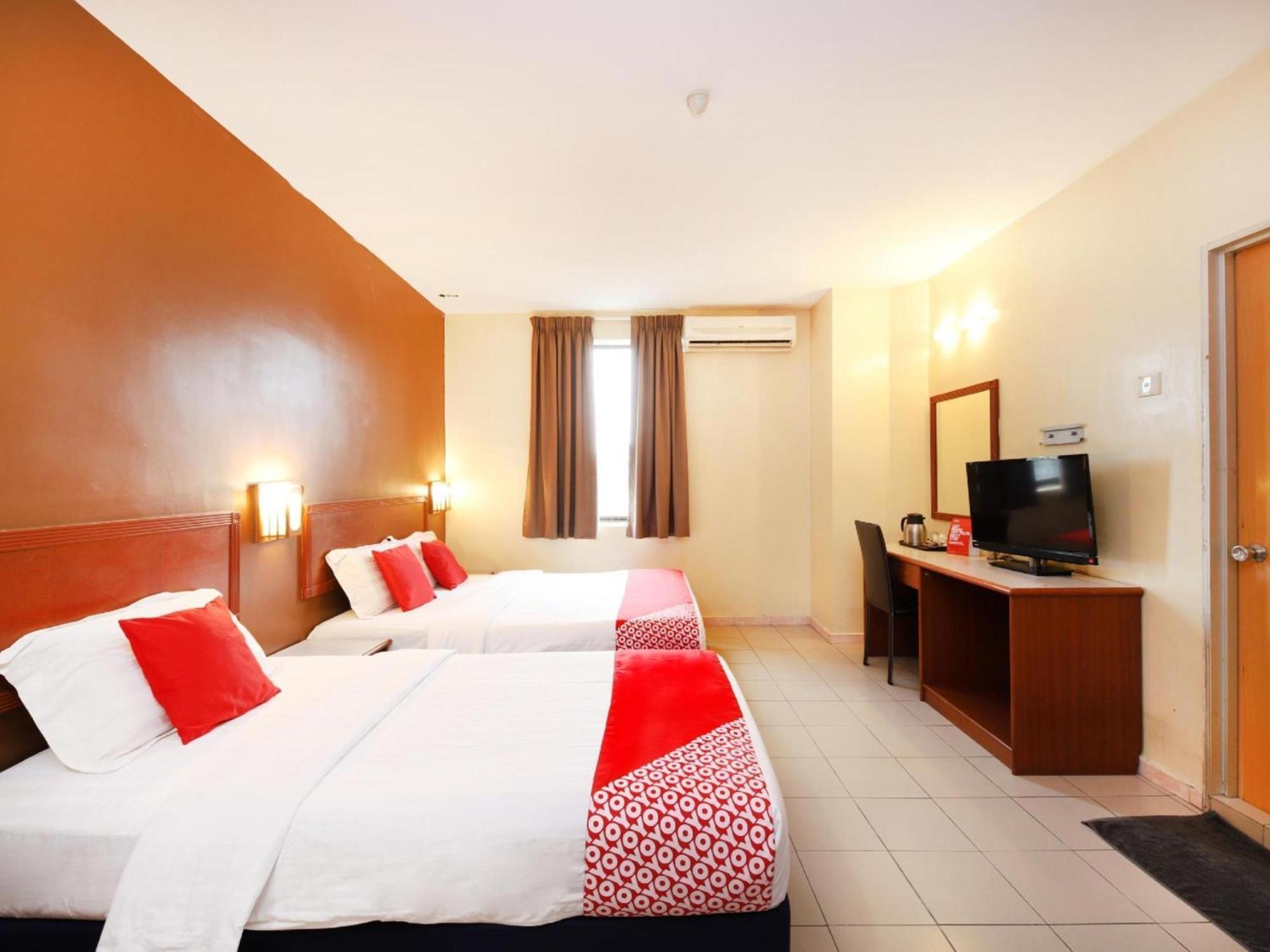Super Oyo 447 Comfort Hotel Meru Klang Bagian luar foto