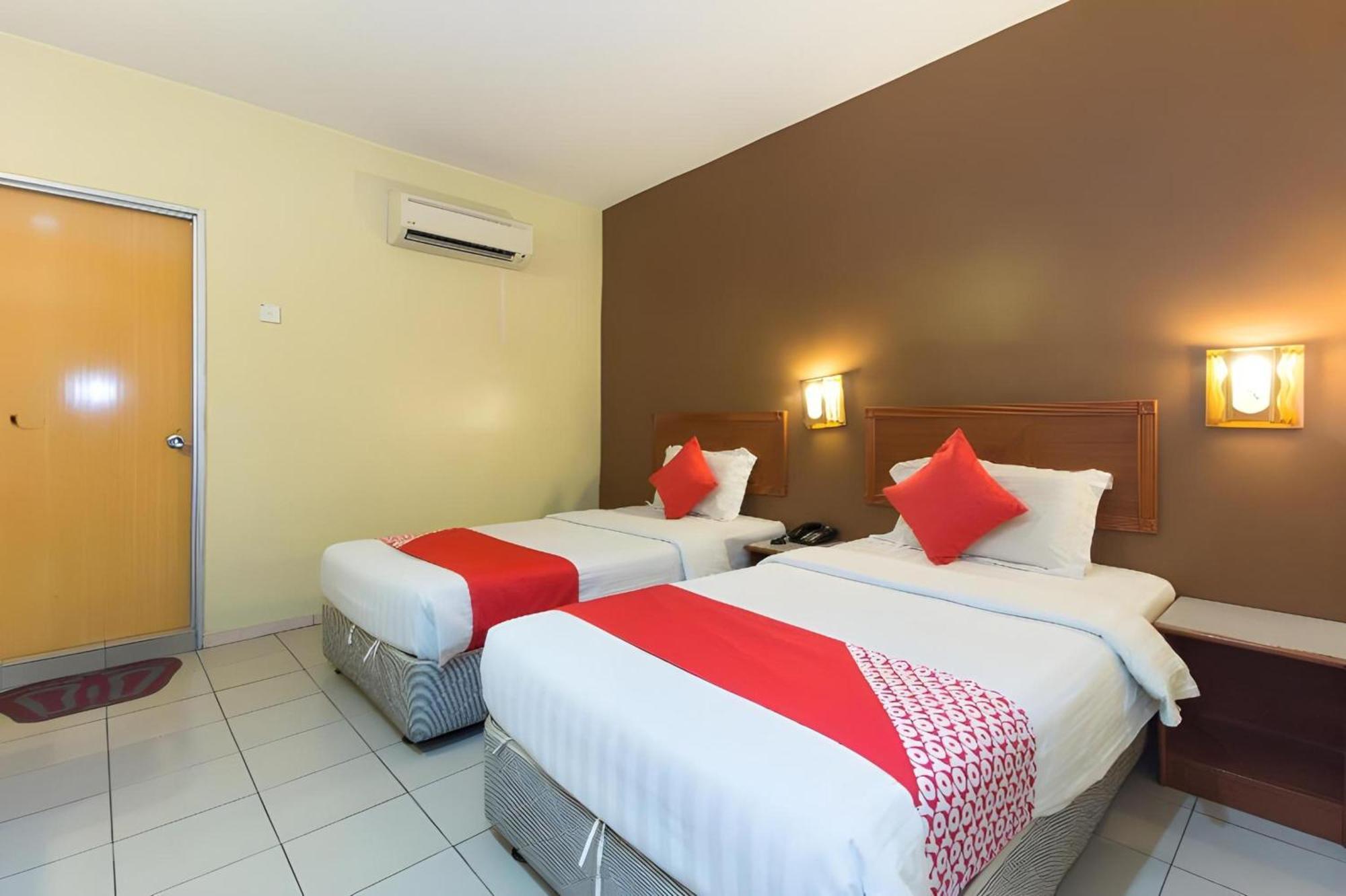 Super Oyo 447 Comfort Hotel Meru Klang Bagian luar foto